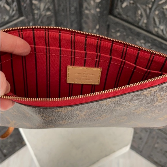 Louis Vuitton Neverfull Monogrom Clutch - Picture 6 of 10